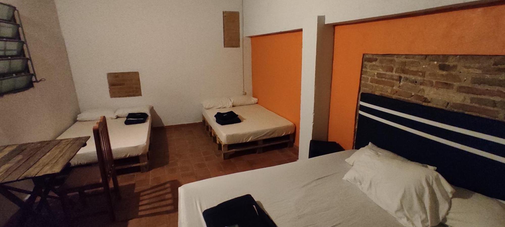 Mediterraneo Youth Hostel Asuncion Room photo